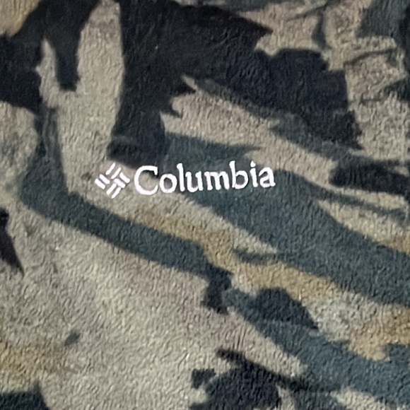 Like New Columbia Camo Quarter Zip Pullover Size Small Lightweight - Picture 4 of 6